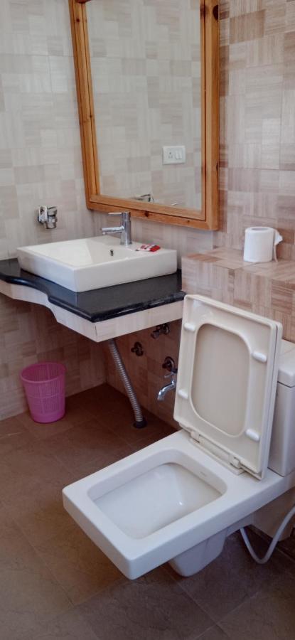 Lhardak Home Stay Leh Zewnętrze zdjęcie